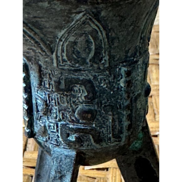 Antique Chinese Wine Cup Statue in Bronze Ritual Wine Vessel - Picture 6 of 7